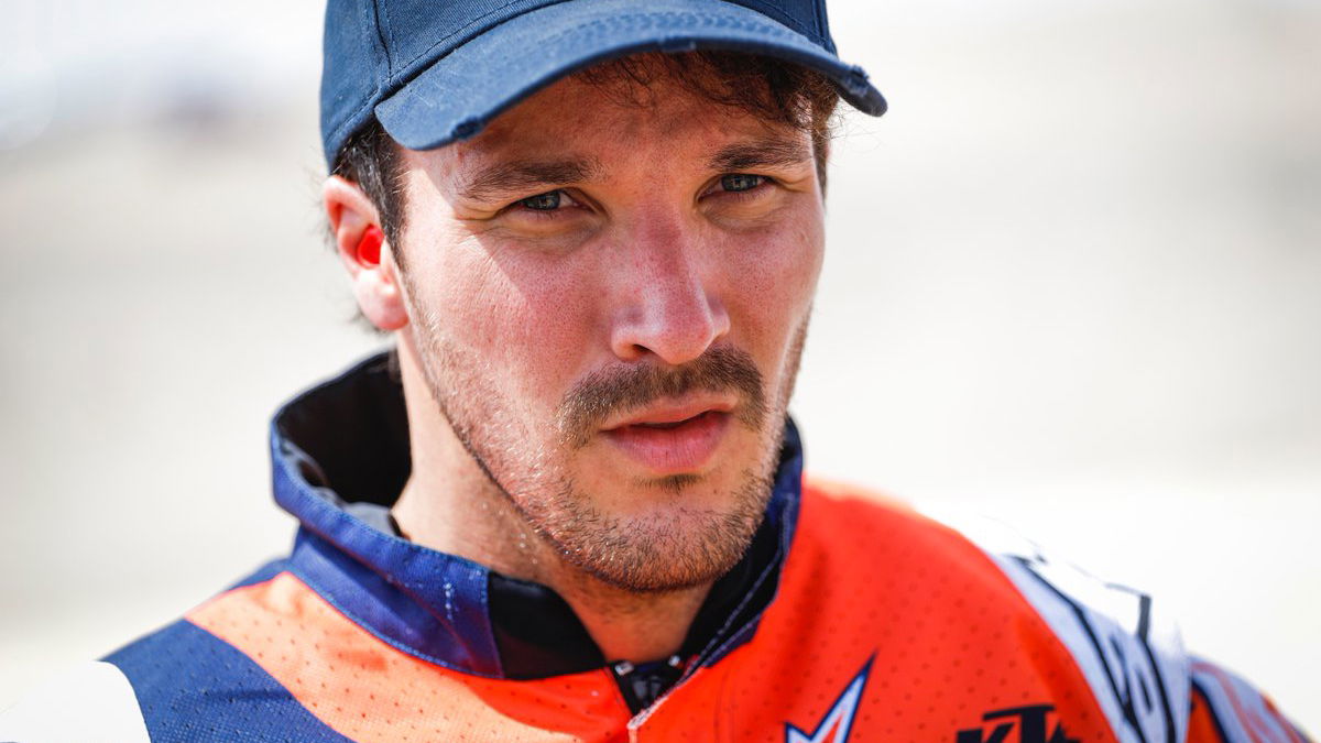 Sam Sunderland out of Dakar 2018